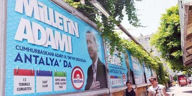 CHP Başbakanın Afişlerine Kafayı Takarsa