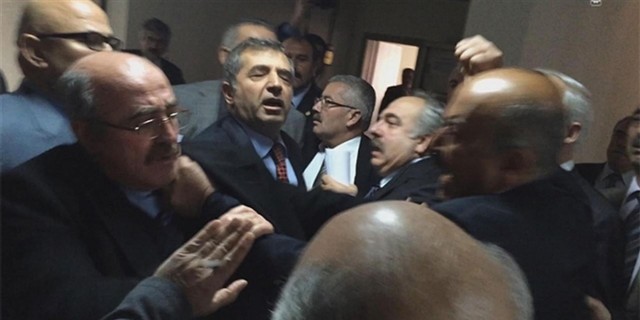 Chp'li Özer O Kavganın Sebebini Anlattı